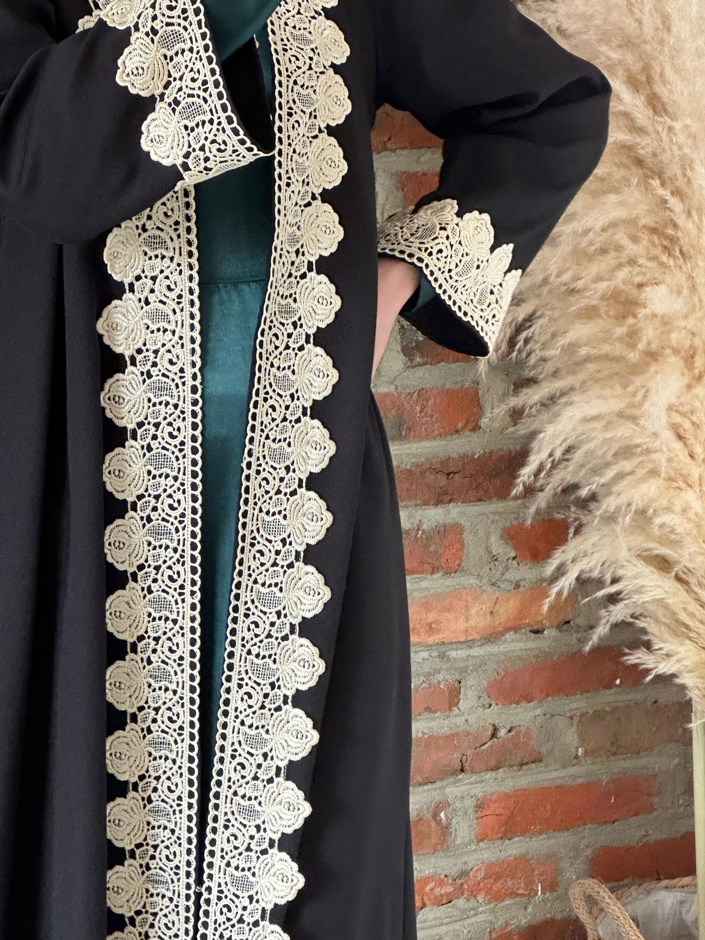 عباية معطف مطرزة أنيقة