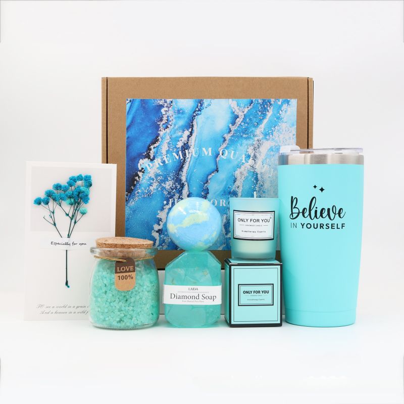 Show your love and appreciation this Mother's Day with our Turquoise Gift Box Set. This beautifully designed set includes everything you need to spoil and pamper the special woman in your life. Treat her to a day of relaxation and indulgence with our luxurious gift box set!