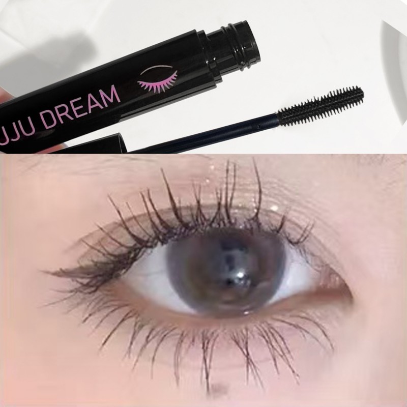 Volumizing Mascara Brush Detail
